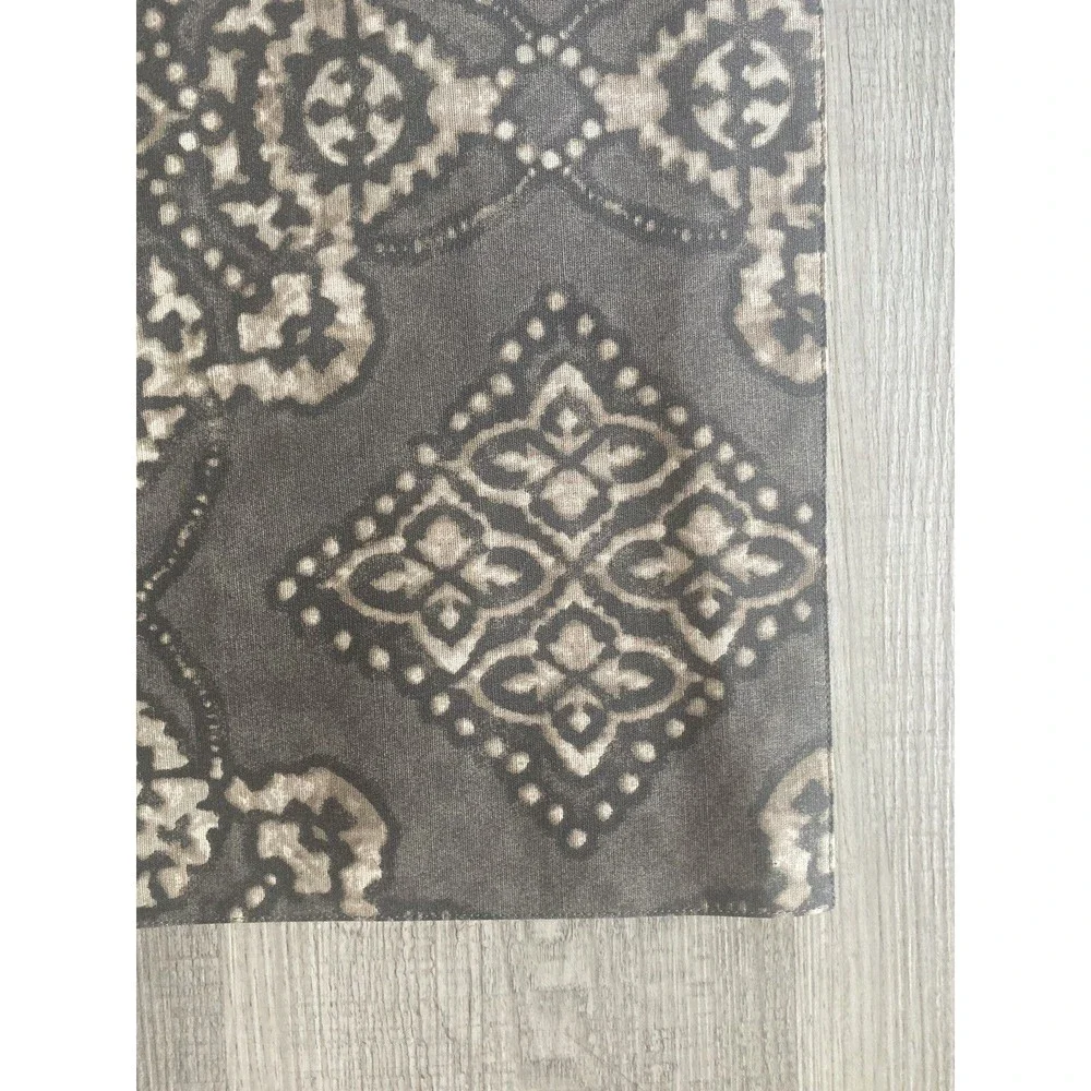 Pottery Barn placemats NWOT set of 2 grey tan cream batik EC